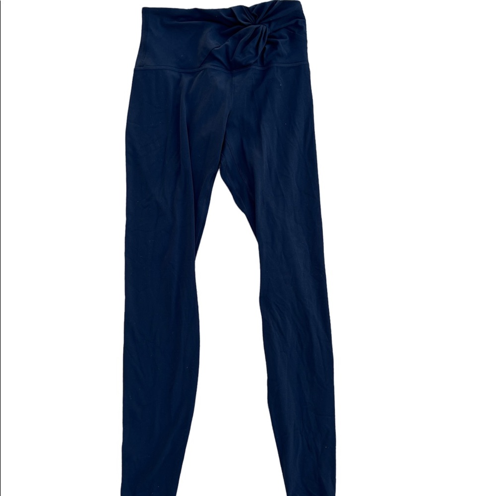 ✶ ✶  BLACK LULULEMON LEGGINGS ✶ ✶